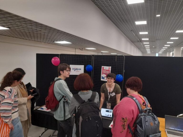 action-sociale-08-12-25-stand-Dijilink