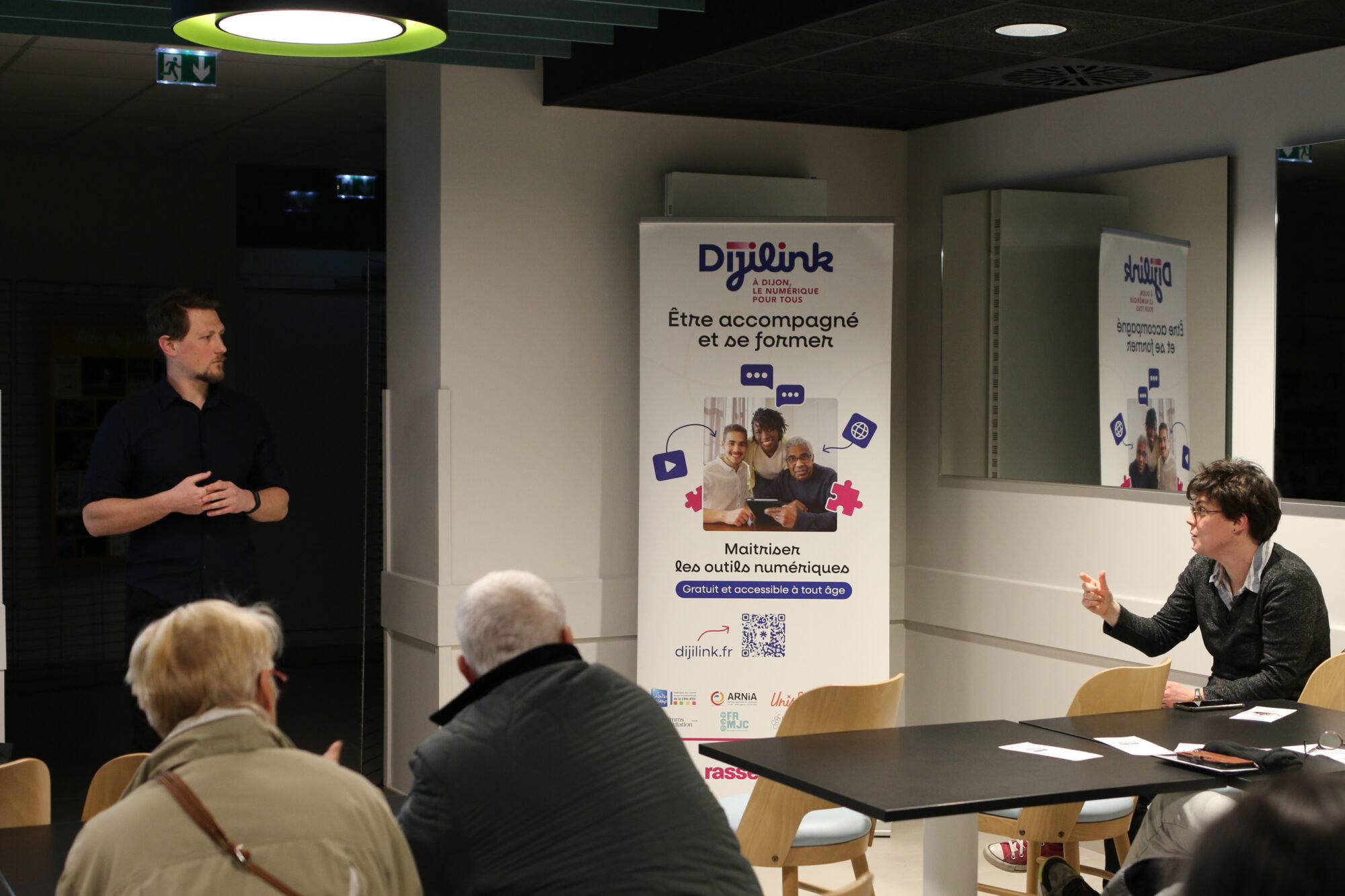 Echanges lors de la conférence Dijilink IA et éthique sur la réglementation européenne